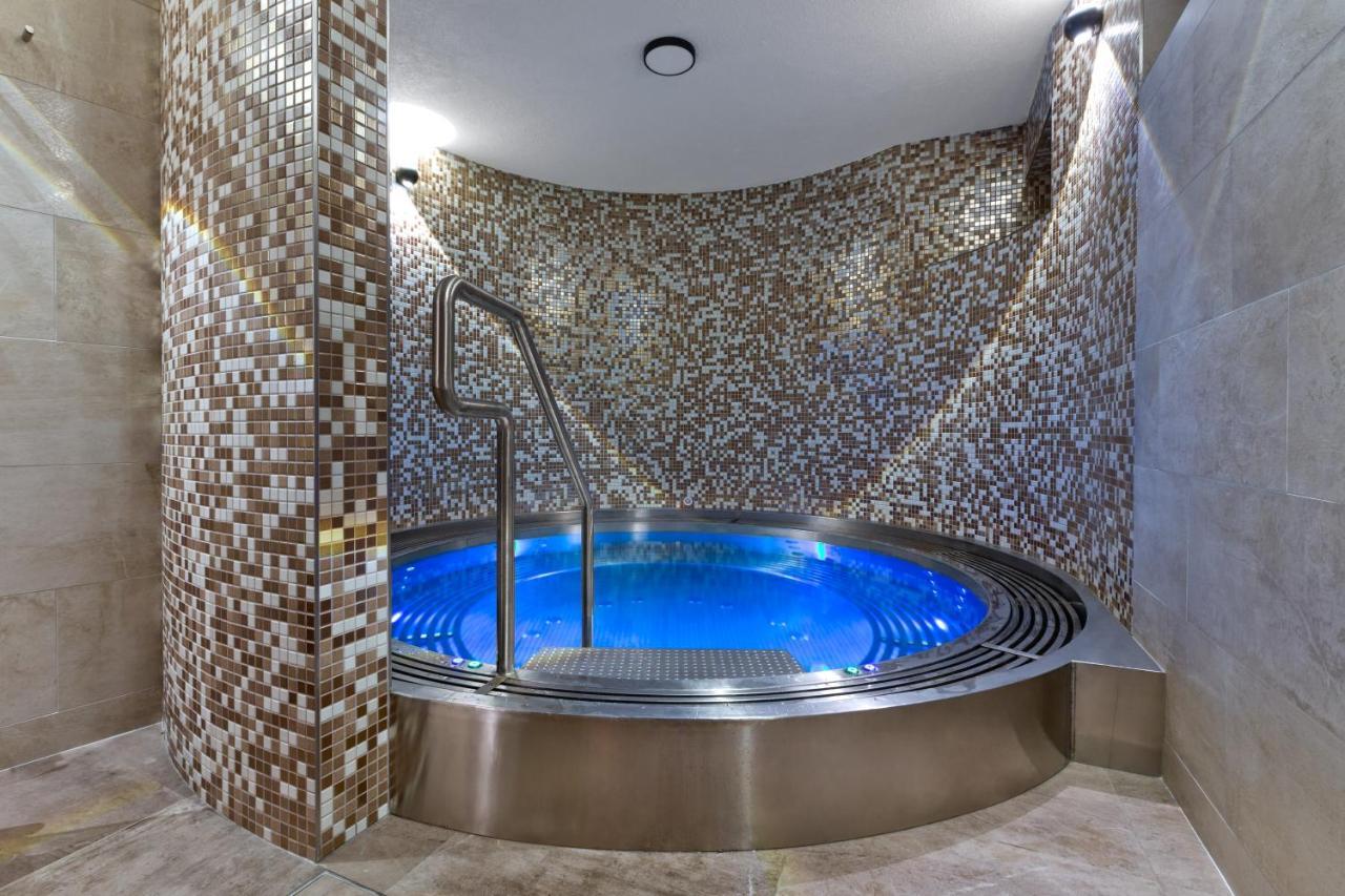 Ala Hotel Бистршіце-над-Пернштейнем Екстер'єр фото